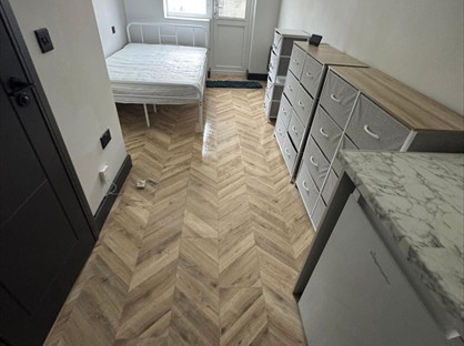 Studio Flat, Grayscroft Road, SW16