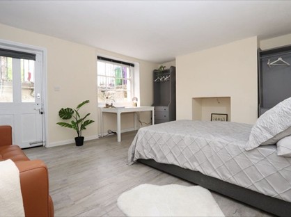 Studio Flat, Tredegar Square, E3
