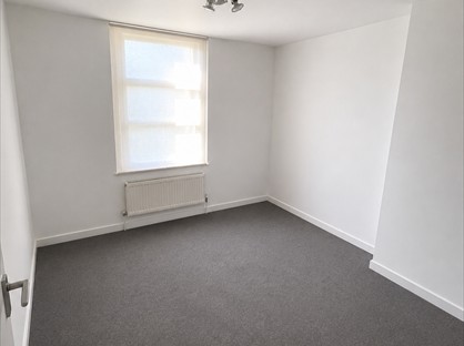 Studio Flat, Station Road, N3