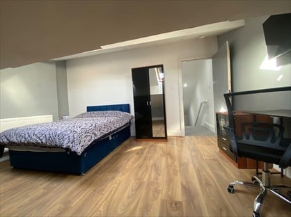 Room in a Shared Flat, Chorley Old Road, BL1