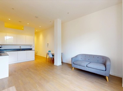 Studio Flat, Turin Court, TW8