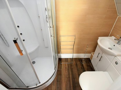Room in a Shared House, Station Road, B17