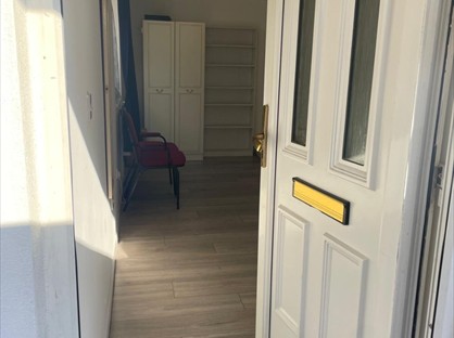 Studio Flat, St Pauls Avenue, SL2