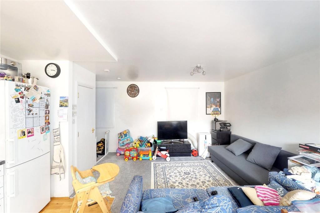 Additional image 3 of 2 Bed Flat, Webber St, SE1, N1 7GU