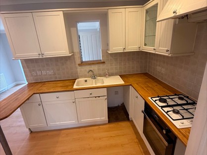 3 Bed Semi-Detached House, Albany Park Avenue, EN3