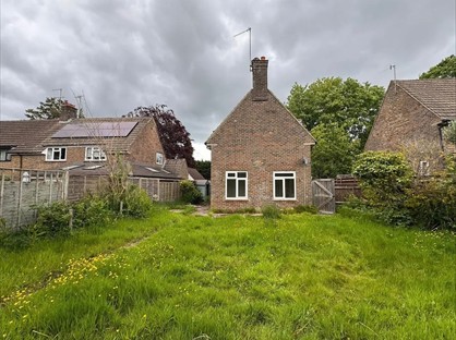 3 Bed Detached House, Halsford Croft, RH19