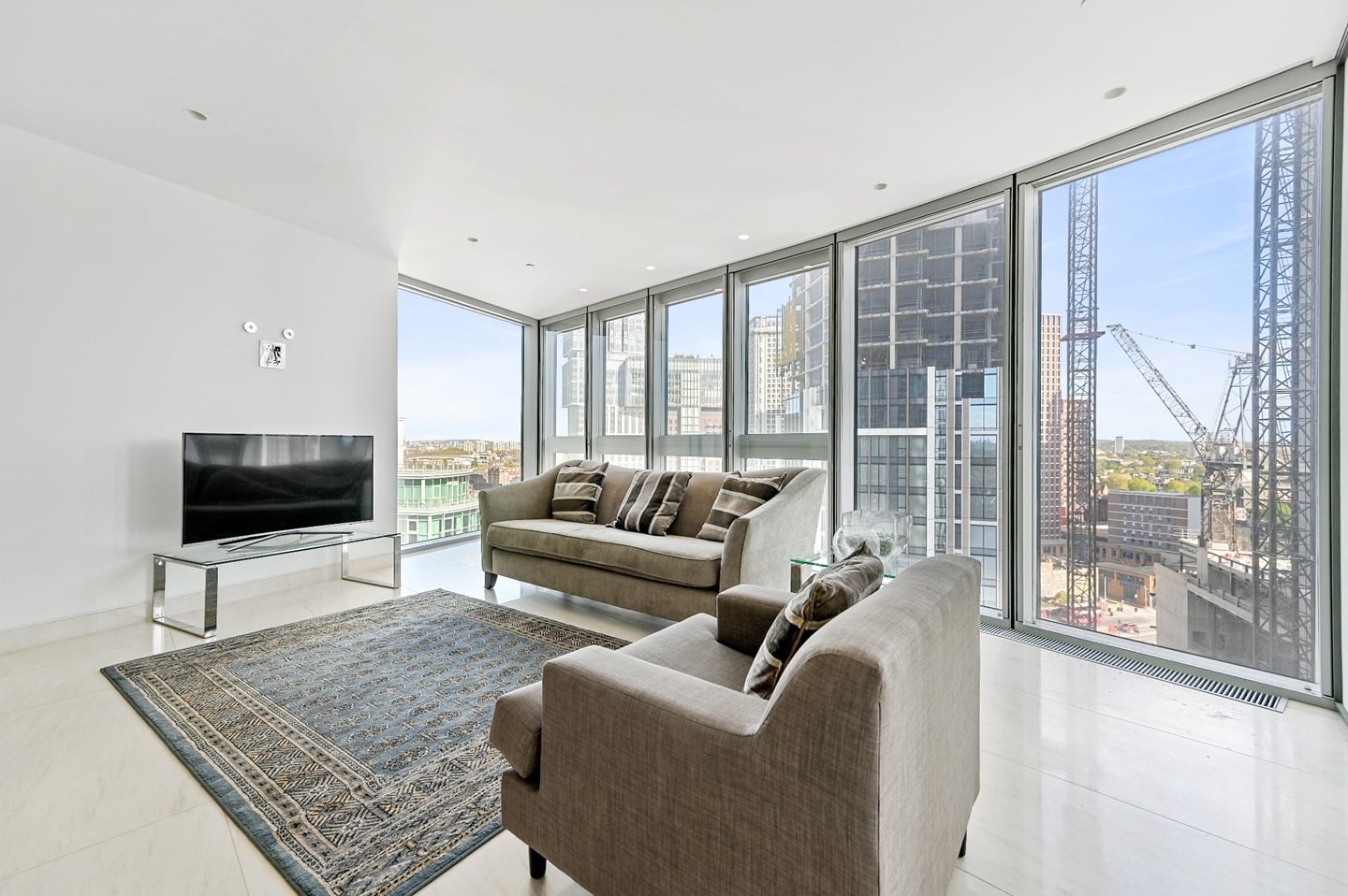 Additional image 3 of 1 Bed Flat, St George Wharf, SW8, N1 7GU