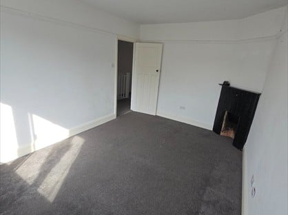 2 Bed Maisonette, Ware Road, EN11