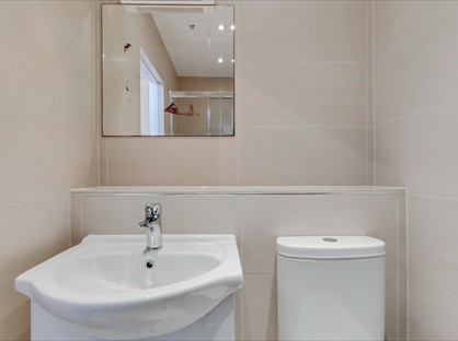 3 Bed Flat, Ormiston Grove, W12