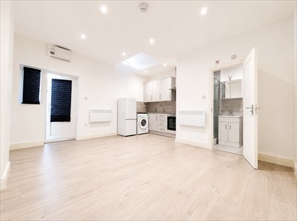 Studio Flat, Lower Clapton Road, E5