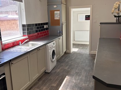 4 Bed Terraced House, Windsor Road, M43