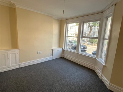 2 Bed Flat, Thornton Road, LA4