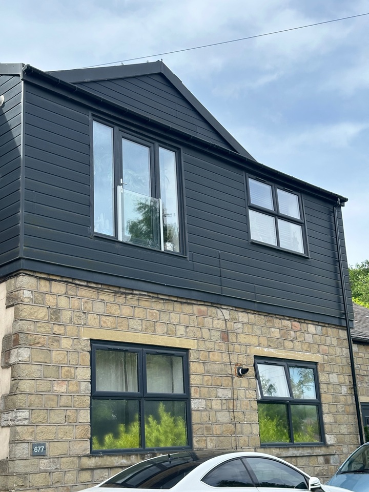 2 Bed Terraced House, Manchester Road, HD4
