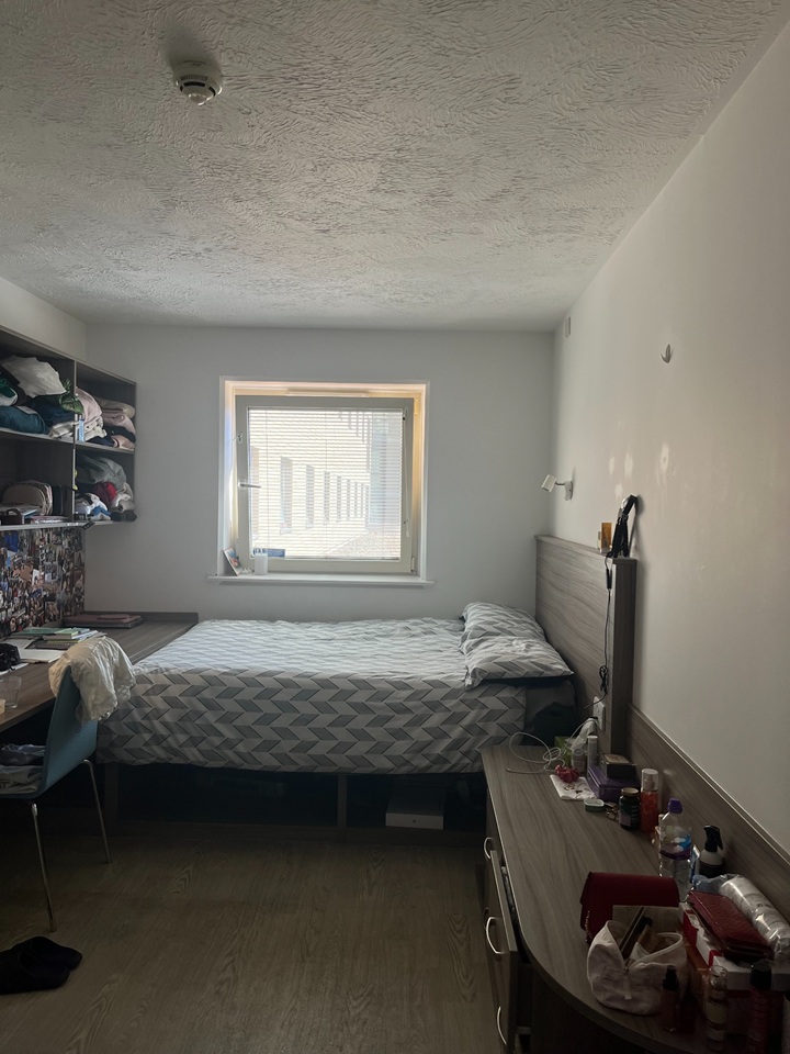 Bedsit, Pocock St, SE1, N1 7GU