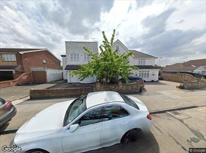 4 Bed Terraced House, Farm Road, RM13