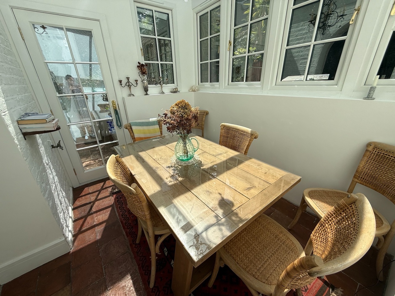 2 Bed Flat, Finborough Road, SW10 photo 3