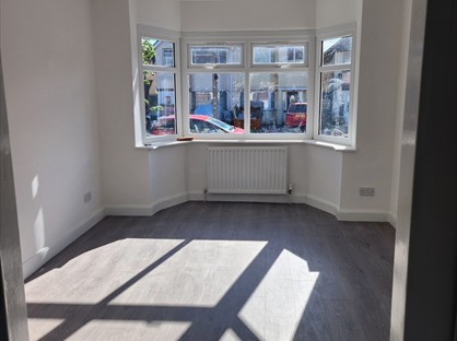 3 Bed Semi-Detached House, Strathedene Road, B29