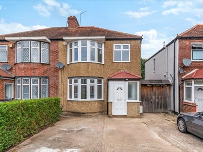 3 Bed Semi-Detached House, Bulstrode Avenue, TW3