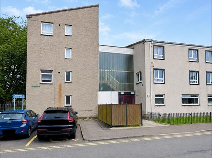 1 Bed Flat, Kirkgate, KA12