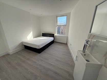 5 Bed Flat, Church St, CR0