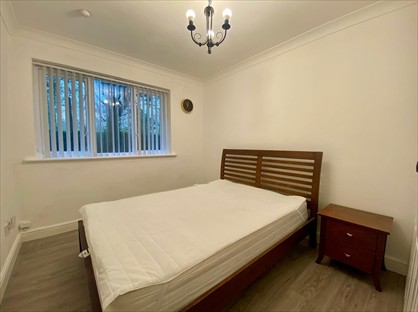 2 Bed Flat, Birchend Close, CR2