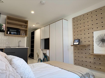 Studio Flat, Commercial Road, E14