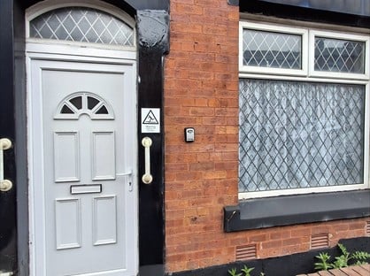 3 Bed Terraced House, Horsedge St, OL1