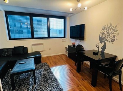 1 Bed Flat, Mann Island, L3