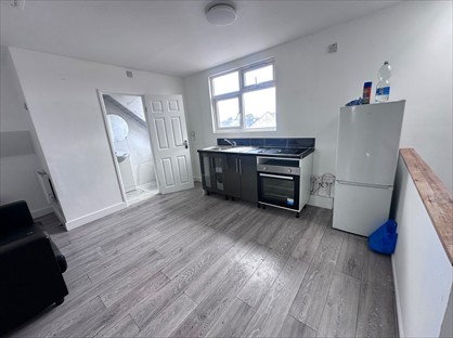 2 Bed Flat, Ley St, IG1