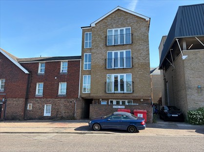 1 bed flat/apartment for rent in 1 Bed Flat, Station Way, RH10