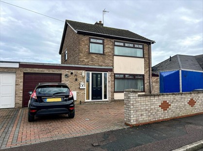 3 Bed Detached House, Lawrence Avenue, PE7