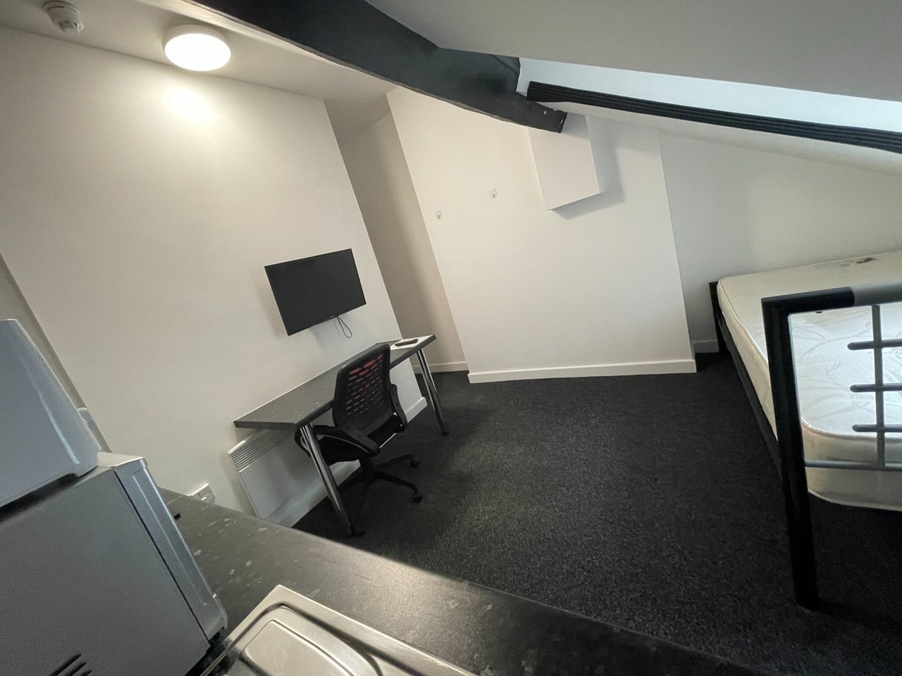 Studio Flat, Regent Road, LE1 photo 4