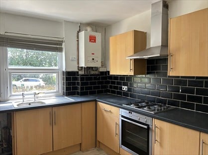 3 Bed Terraced House, Oaklands Road, M7