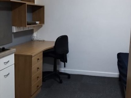Studio Flat, College House, B8