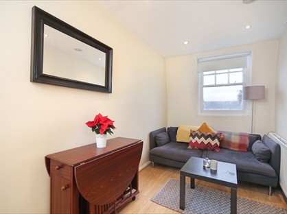 2 Bed Flat, Gartmoor Gardens, SW19