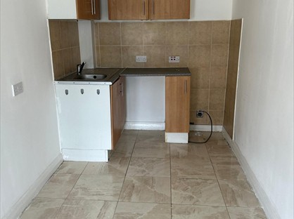 1 Bed Flat, Ladywell Close, BD5