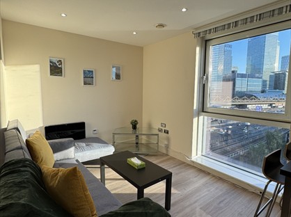 1 bed flat/apartment for rent in 1 Bed Flat, Wharfside Point South, E14