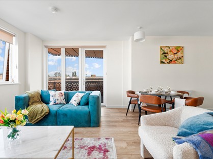 2 Bed Flat, Ashby House, TW18