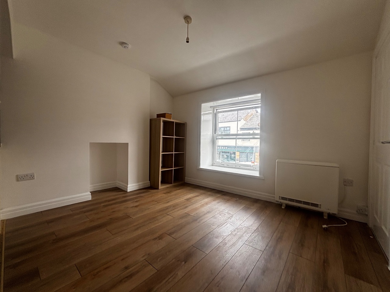2 Bed Flat, Adlington, PR7 – photo 2