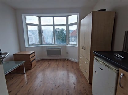 Studio Flat, The Avenue, N17