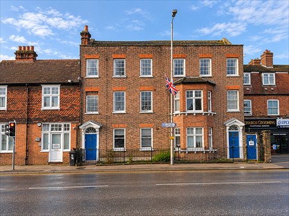 1 Bed Flat, Sewardstone Road, EN9