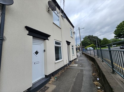 2 Bed Terraced House, Huddersfield Road, SK15