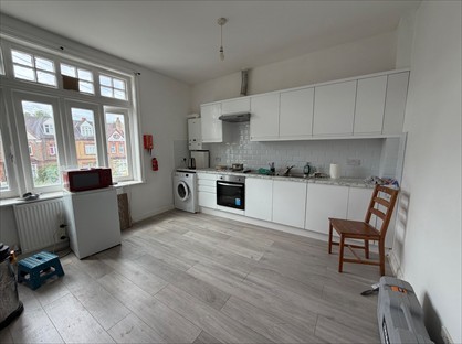 2 Bed Flat, St. Margarets Road, SE4