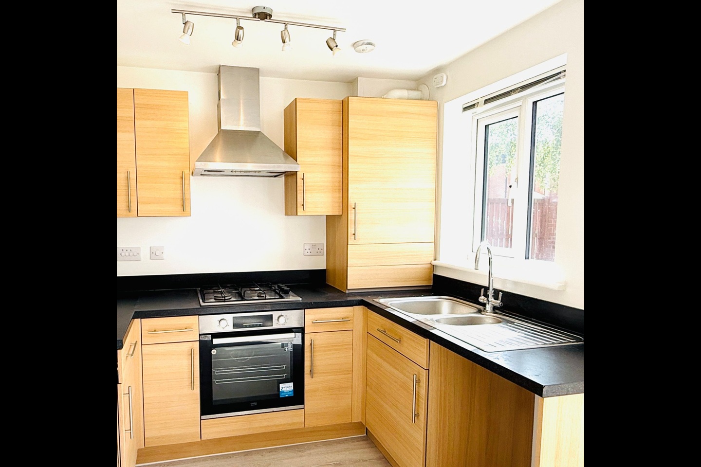 2 Bed Semi-Detached House, Ruby St, WF1