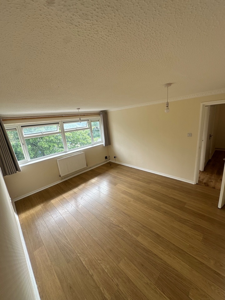 1 Bed Flat, Conniburrow, MK14