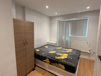 Studio Flat, Scotts Road, UB2