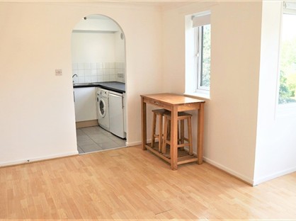 1 Bed Flat, North Road, SW19