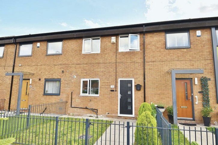 4 Bed Terraced House, Ewart Avenue, M5