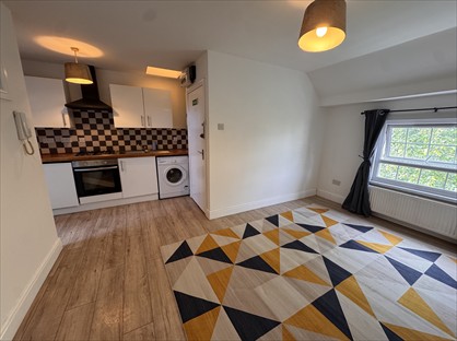 1 Bed Flat, Queens Road, SE15