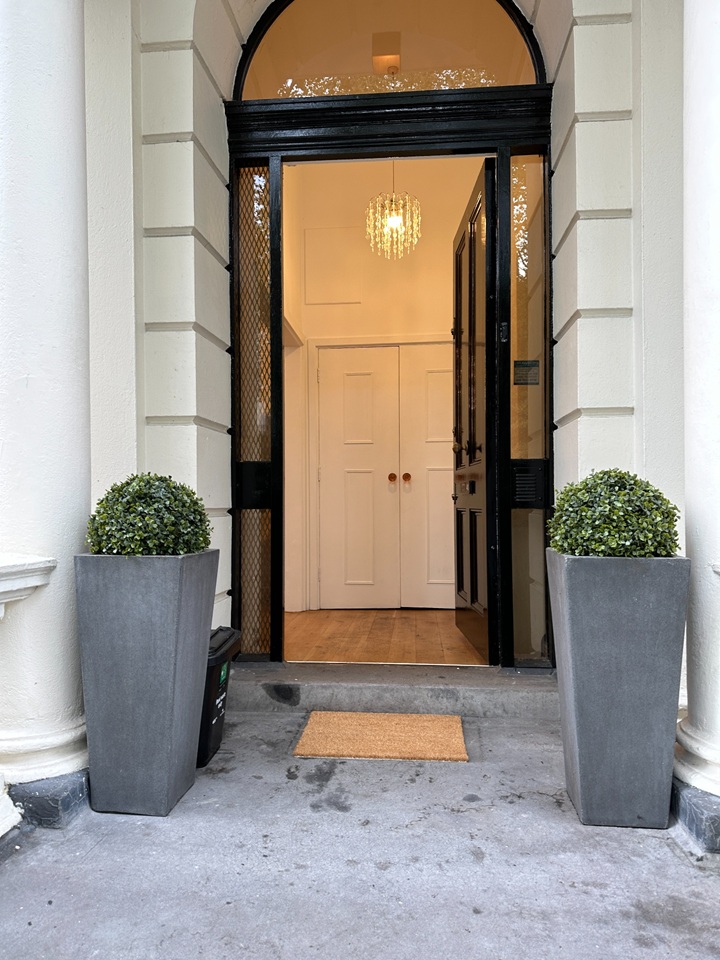 2 Bed Flat, Porchester Square, W2 photo 4